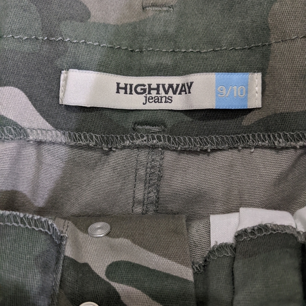 Highway Jeans Camo Shorts NWT - Picture 3 of 10